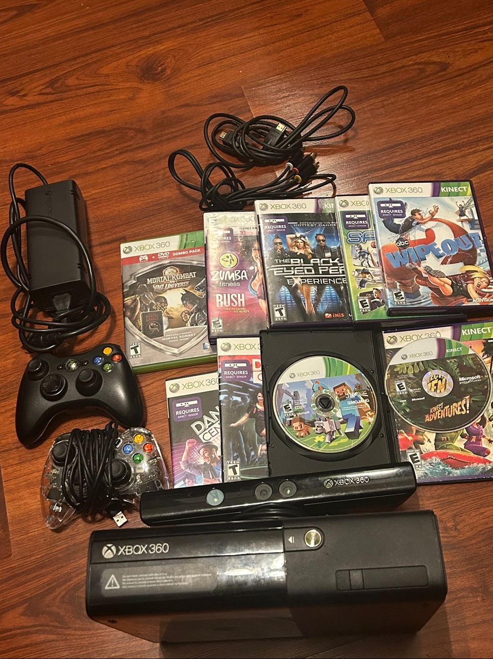 Microsoft Xbox 360 E Console Bundle - Kinect, 2 Controllers, Minecraft & 8 Games